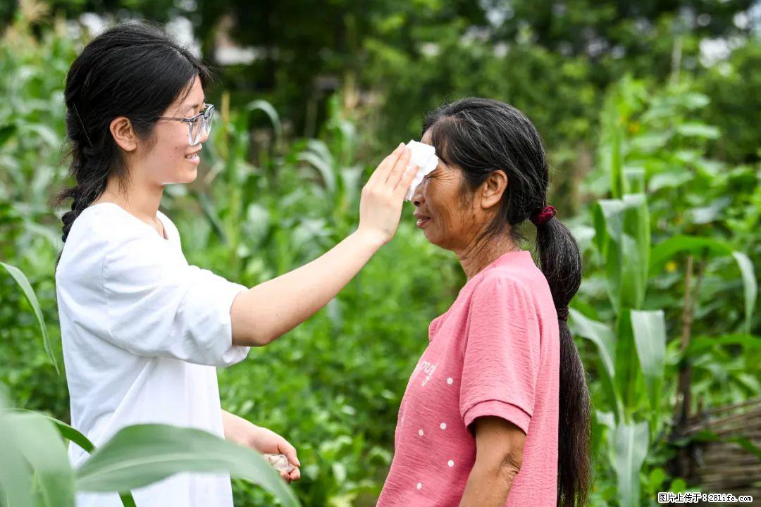 全网追的“扁担女孩”,找了一份暑假工,时薪12元 - 晋中生活资讯 - 晋中28生活网 jz.28life.com